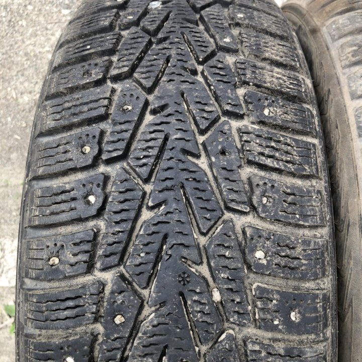 195/55 R16 Ранфлет шины зимние Нокиан 3шт