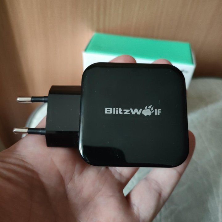 Зарядное BlitzWolf 30w QC 3.0