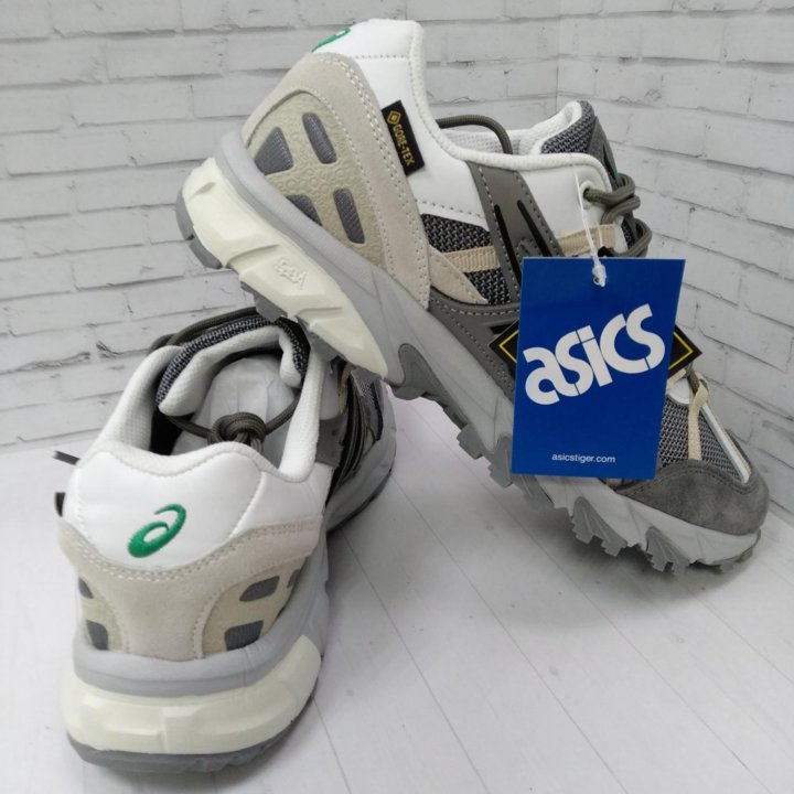 Кроссовки зимние Asics