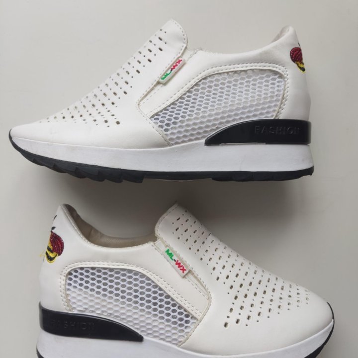 Кроссовки на платформе