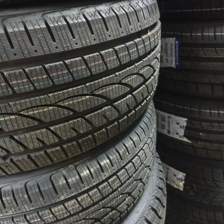 Зимняя резина 235/45 R-17 