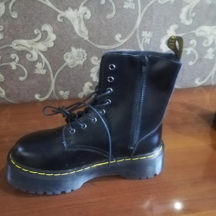 Dr. Martens Jason на платформе