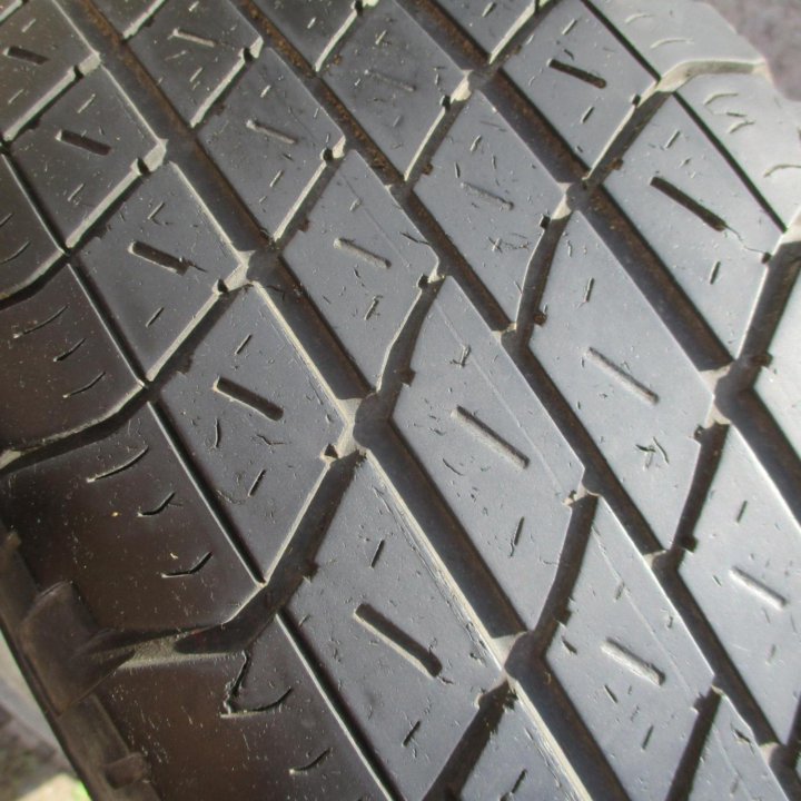 2шт 215\65 R16 GoodYear