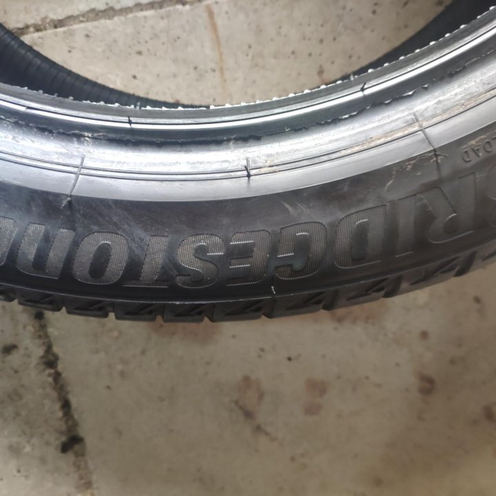 Bridgestone 235/45/18 лето 1шт