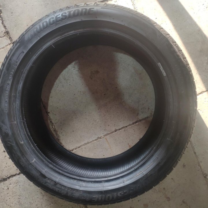 Bridgestone 235/45/18 лето 1шт