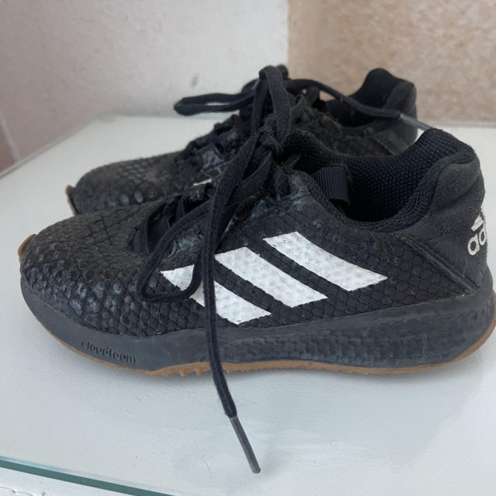 Кроссовки adidas на мальчика