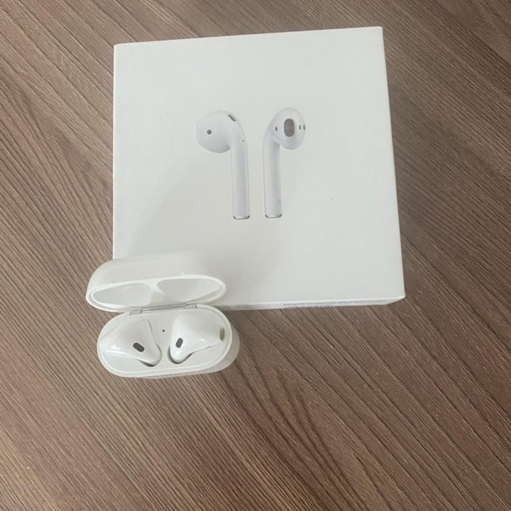 Наушники AirPods