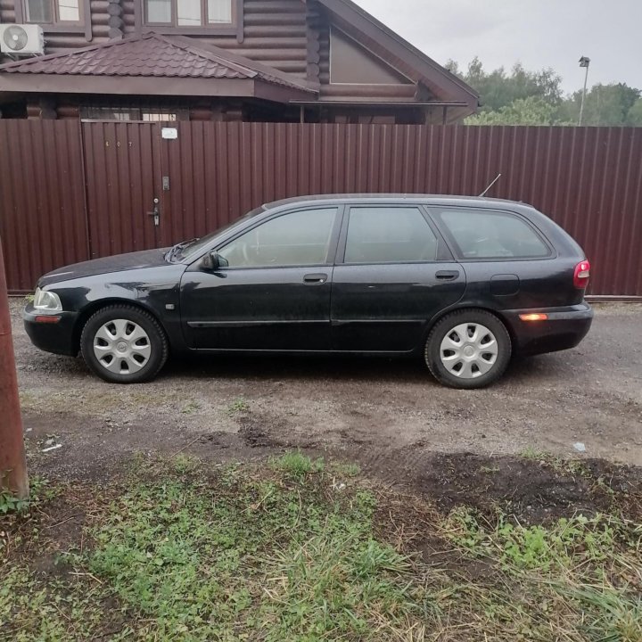 Volvo V40, 2000