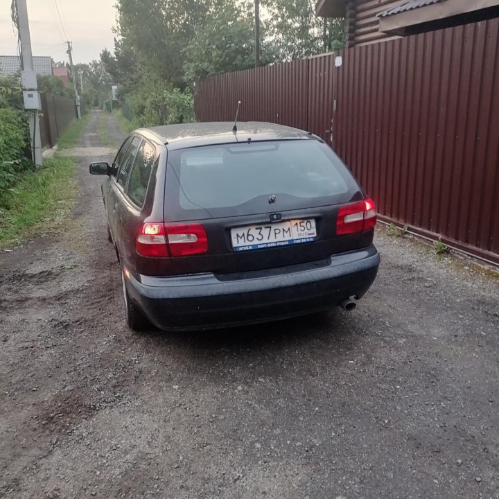 Volvo V40, 2000