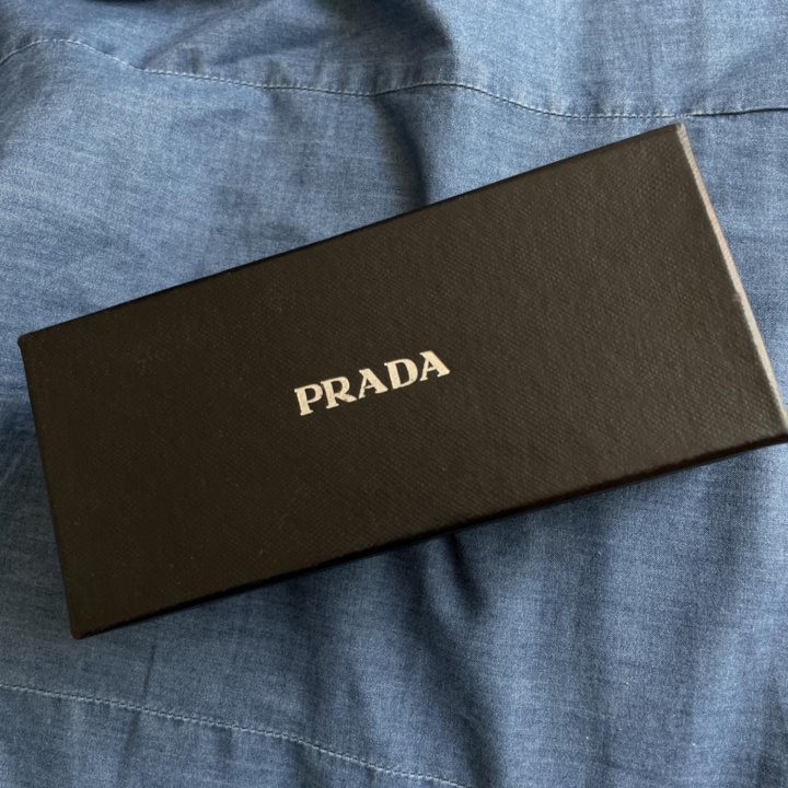 Коробочка от очков Prada