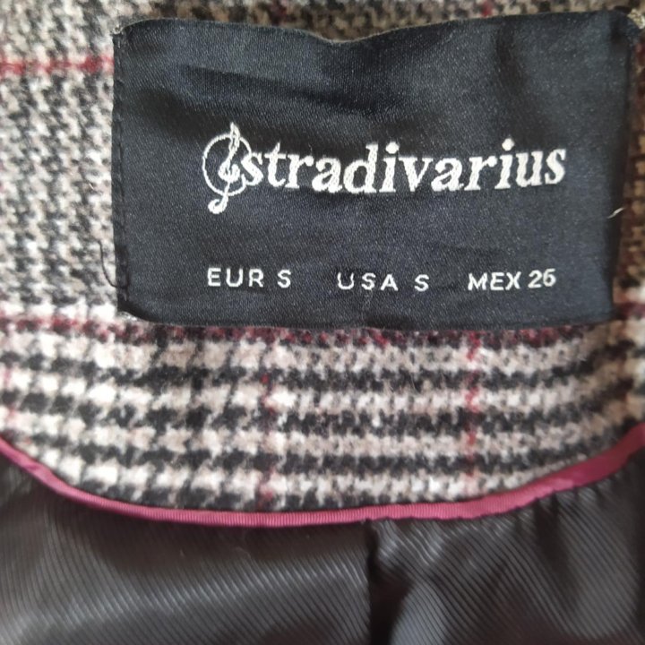 Пальто Stradivarius