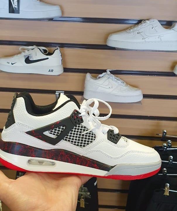 Кроссовки Nike Air Jordan 4