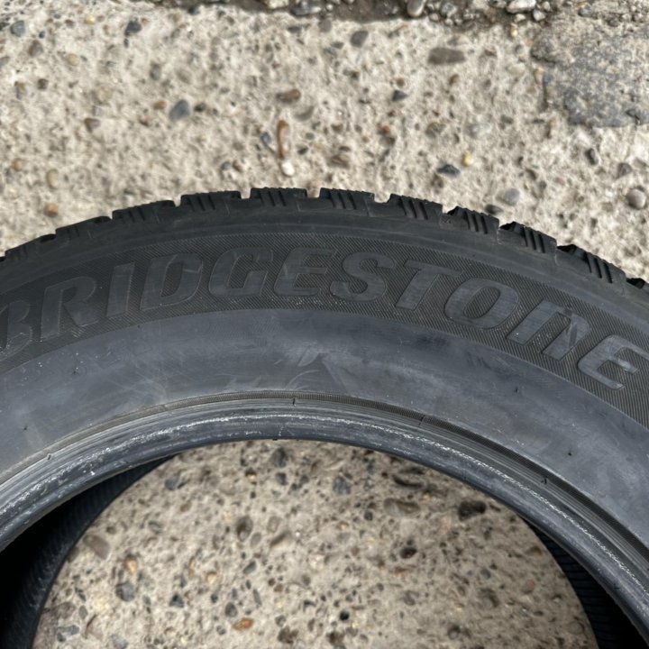 Зимняя резина R18 255/60 Bridgestone (4 шт.)