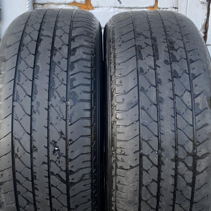 2 покрышки Dunlop 215/55/17