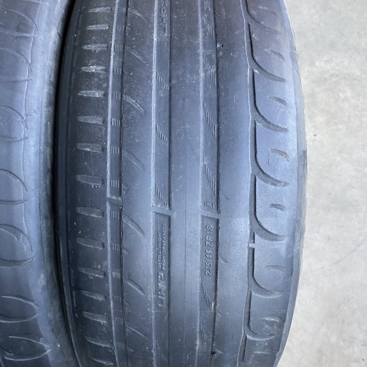 235/45 R18 Tigar UHP