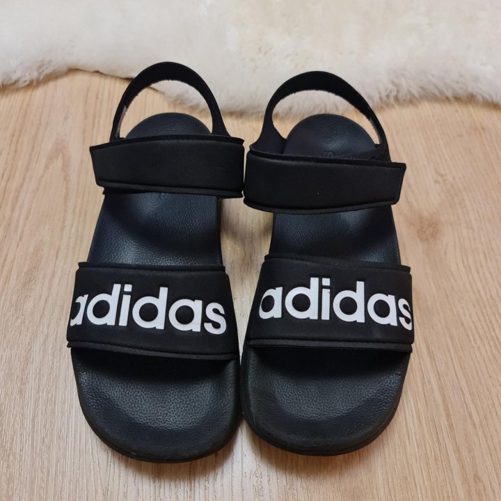 Сандалии adidas 38