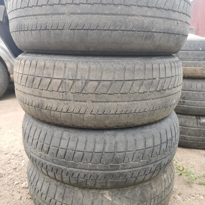 Bridgestone blizzak vrx 185/60/15