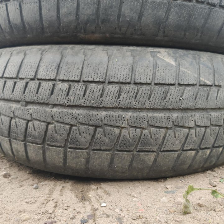 Bridgestone blizzak vrx 185/60/15