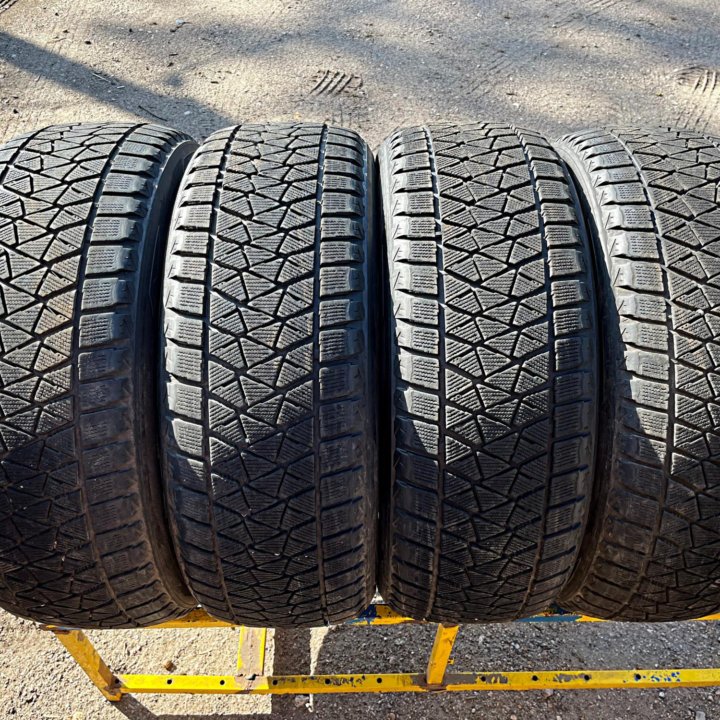 Зима Bridgestone Blizzak DM-V2 235/55 R20 102T