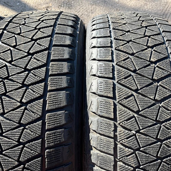 Зима Bridgestone Blizzak DM-V2 235/55 R20 102T