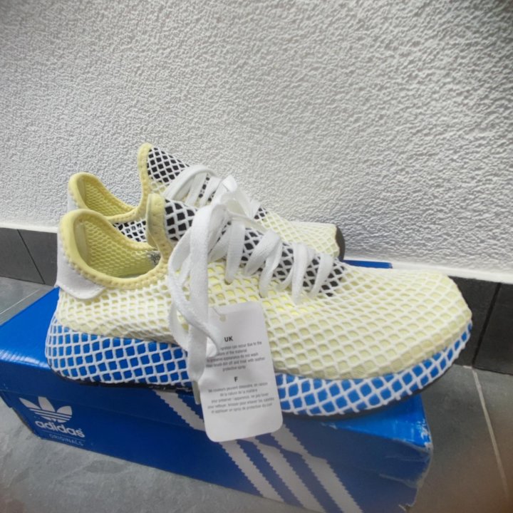 Кроссы adidas жен. Р-ры 38, 39, 40