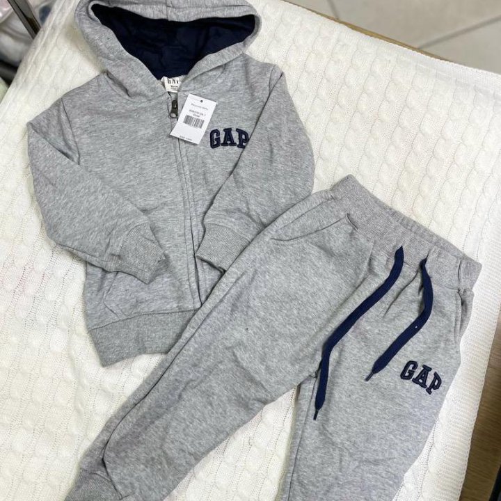 Спортивный костюм Gap