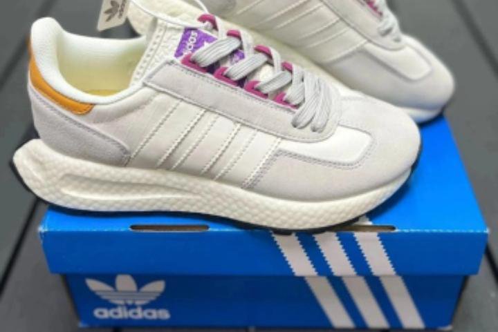 Кроссовки, Adidas