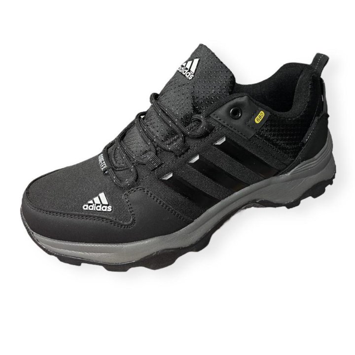 Кроссовки adidas р40-45