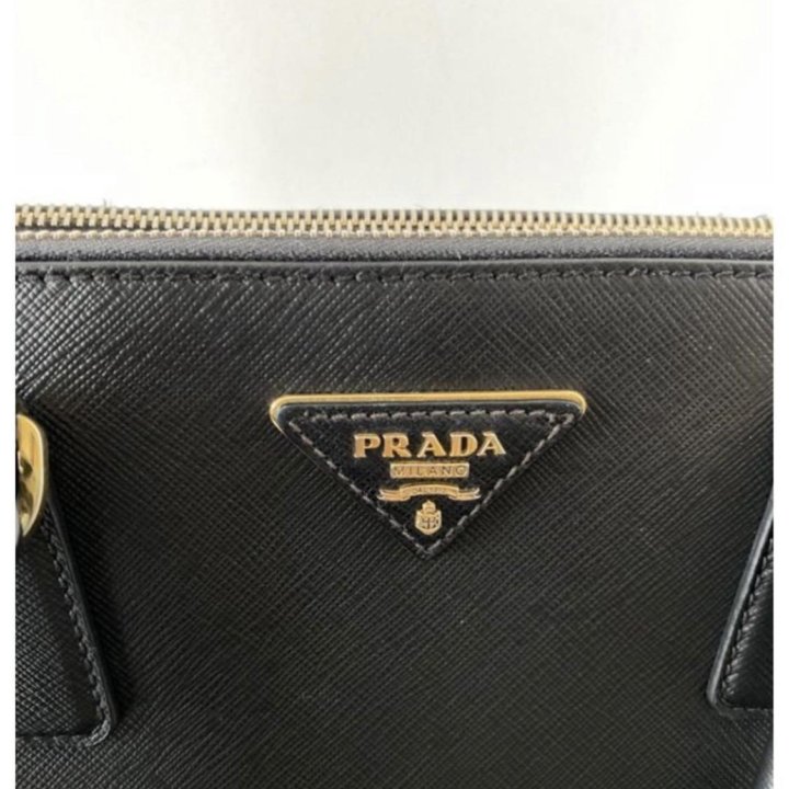 Сумка Prada модель Galleria