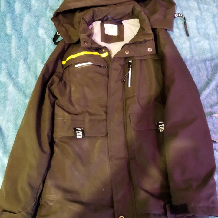 Осенняя утепленая куртка для мальчика, рост 140.