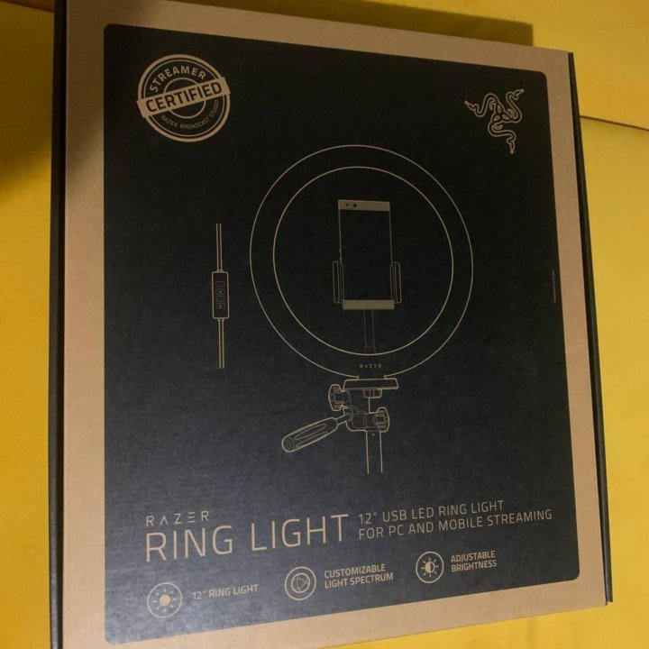 Кольцевая лампа Razer Ring Light 12