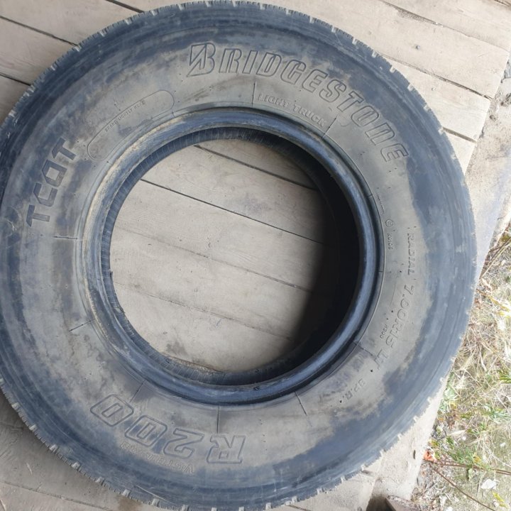 Шина грузовая BRIDGESTONE R200 7.00R15 LT 1 шт.