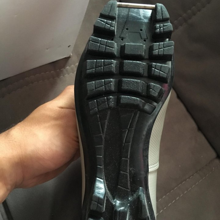 Ботинки лыжные