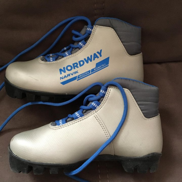 Ботинки лыжные