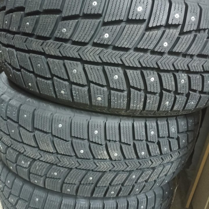 Зимняя резина 225/55 R-17 