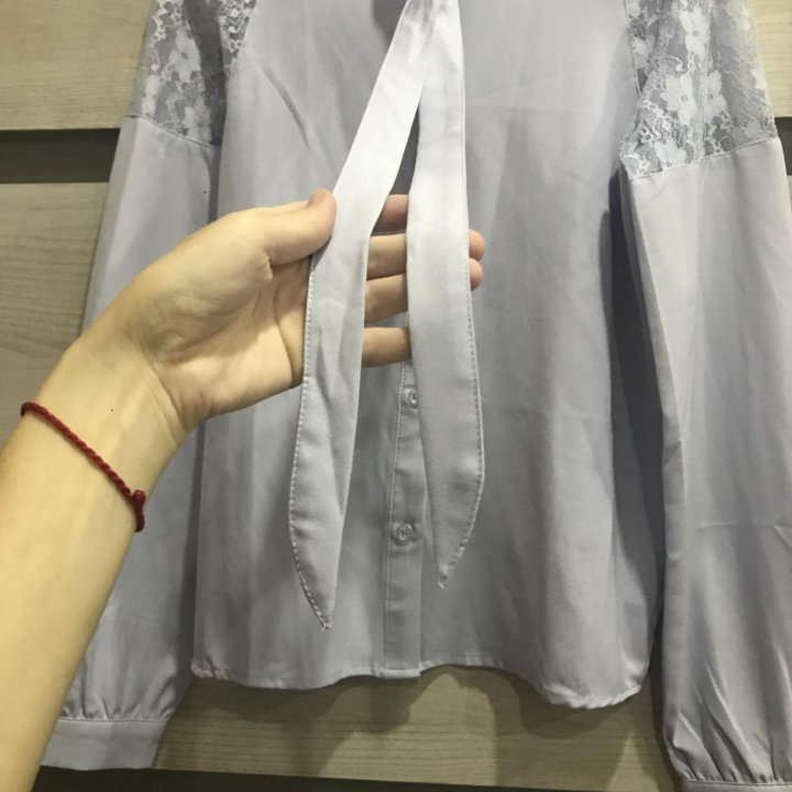 Блузка школьная.