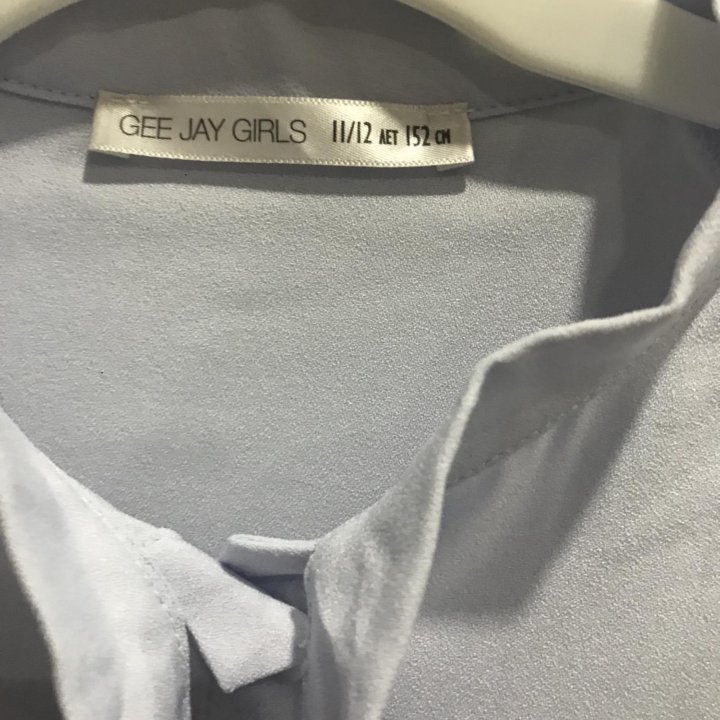 Блузка школьная.