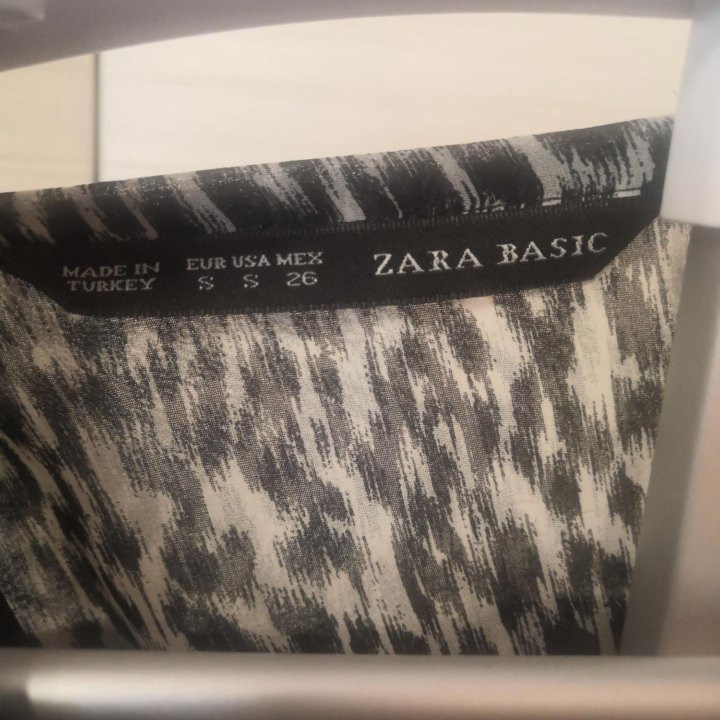 Платье на запахь zara