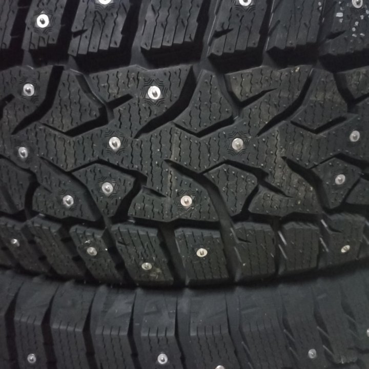 Зимняя резина 215/50 R-17 