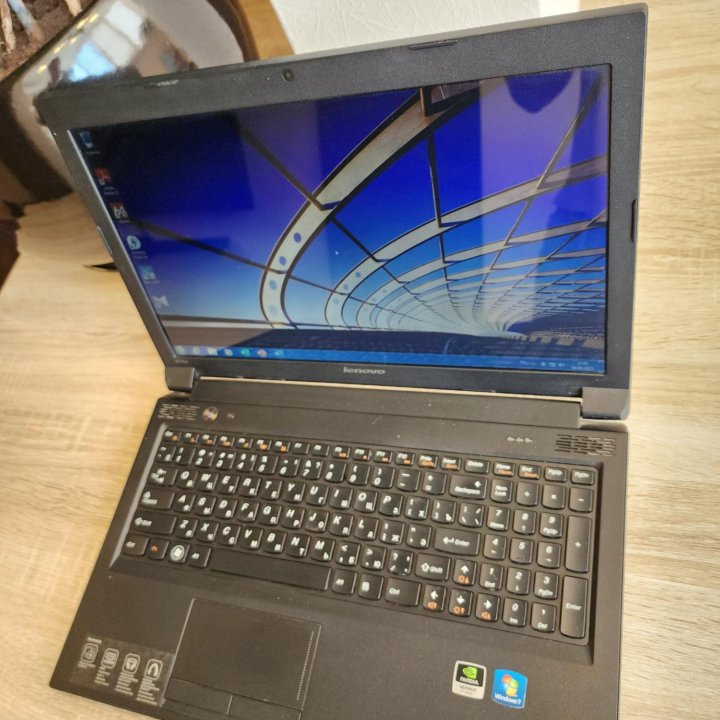 Lenovo B570e, core i5, 8gb, SSD+HDD, nvidia gt410m