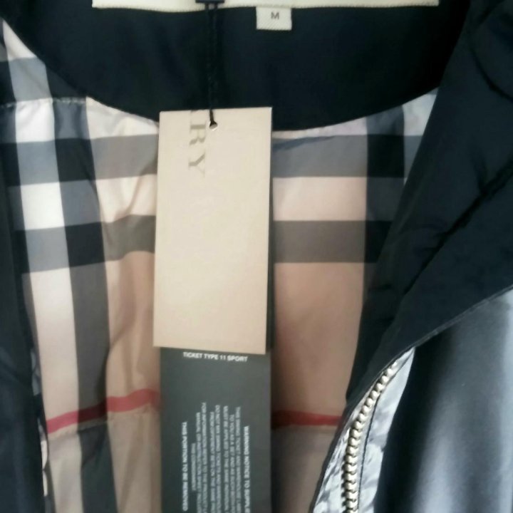 BURBERRY Пуховик. Оригинал