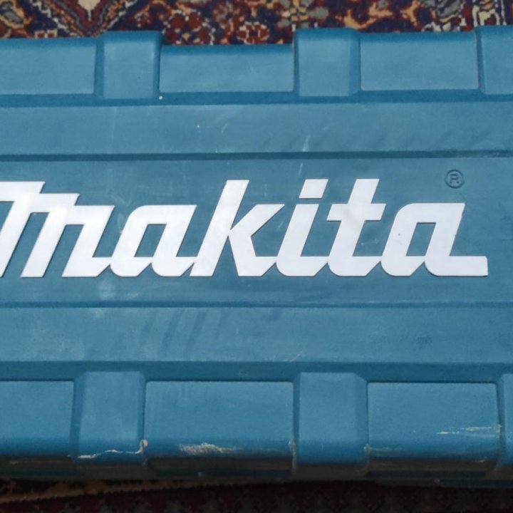 Кейс на колесах от отбойника Makita