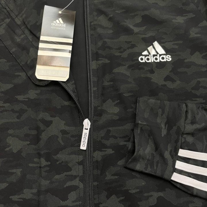 Спортивный костюм Adidas