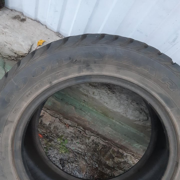 Зимние шины 225/60R17 Good year