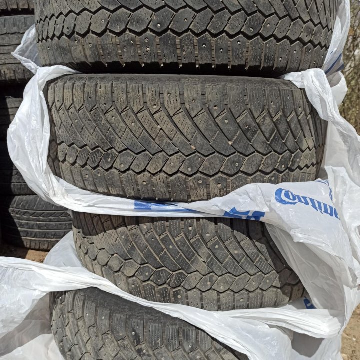 Gislaved Nord Frost 200 SUV 225/60 R17 103T