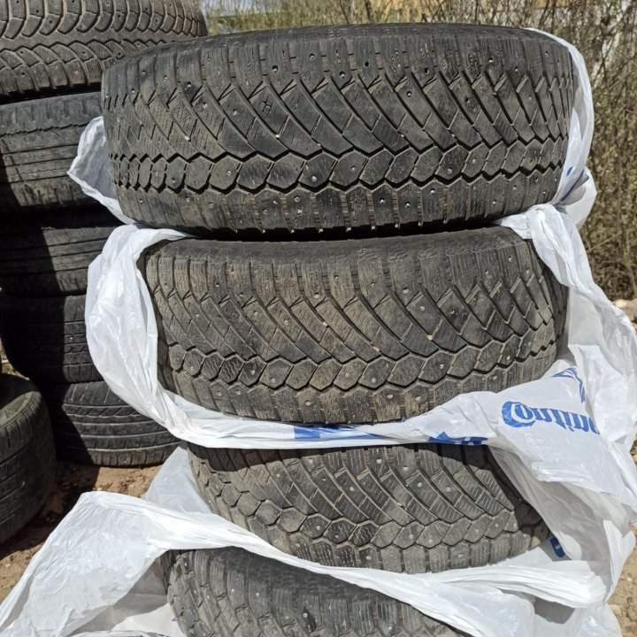 Gislaved Nord Frost 200 SUV 225/60 R17 103T