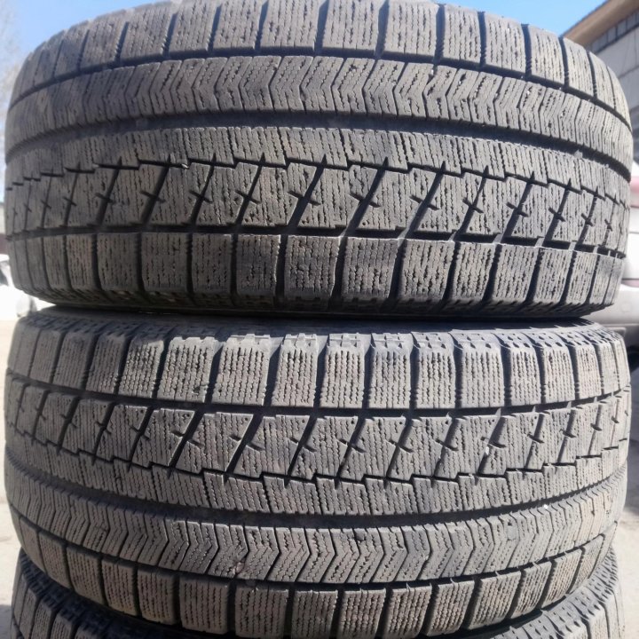 Комплект фирменных шин Bridgestone R16 205/55 Bliz