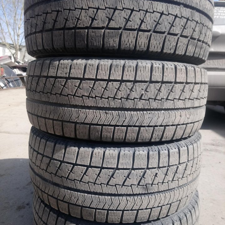 Комплект фирменных шин Bridgestone R16 205/55 Bliz