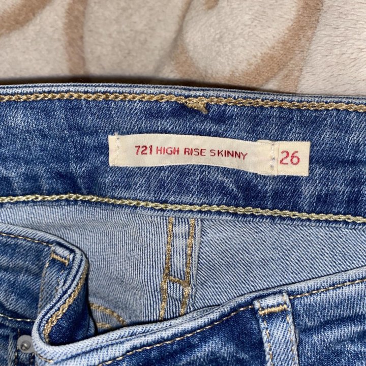 Джинсы левайс