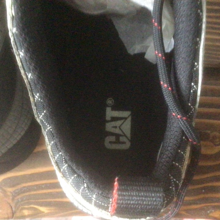 Кроссовки CAT